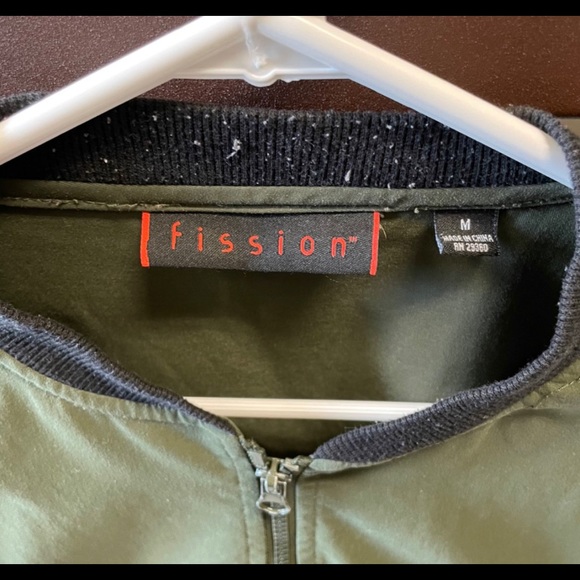 Light weight olive green windbreaker jacket - Picture 2 of 2